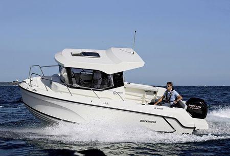 slider 0 Quicksilver Captur 625 Pilothouse